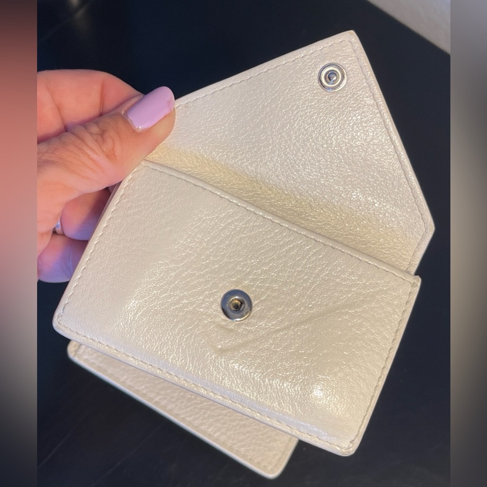 Balenciaga Calfskin Leather trifold wallet EUC white - Picture 7 of 16